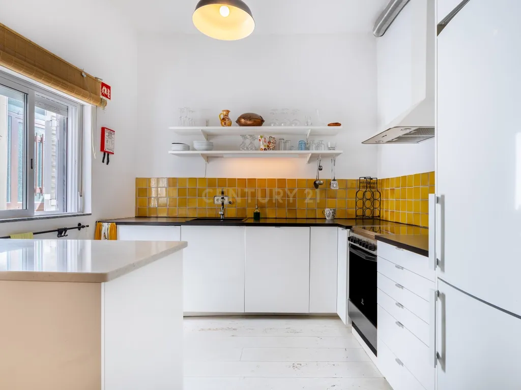 Typical 3 bedroom house in Baixa with Ria view and terrace - Image 6