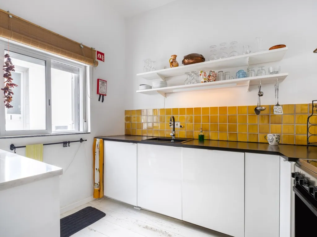 Typical 3 bedroom house in Baixa with Ria view and terrace - Image 8