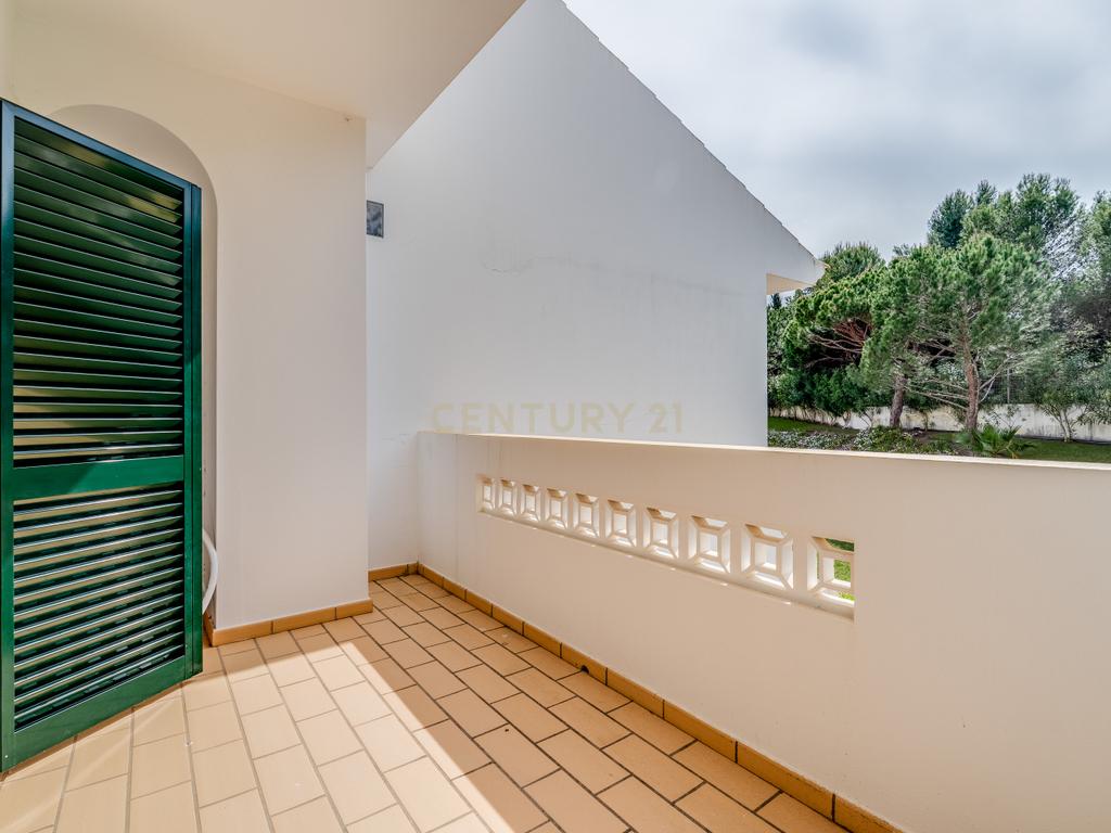 Moradia com Piscina na Praia da Falésia em condomínio privado com grande Jardim. - Image 24