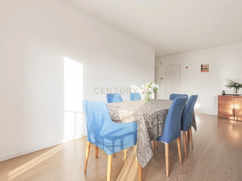 LUMINOSO APARTAMENTO T3 - Condomínio EPUL Entrecampos, com área bruta - Image 22