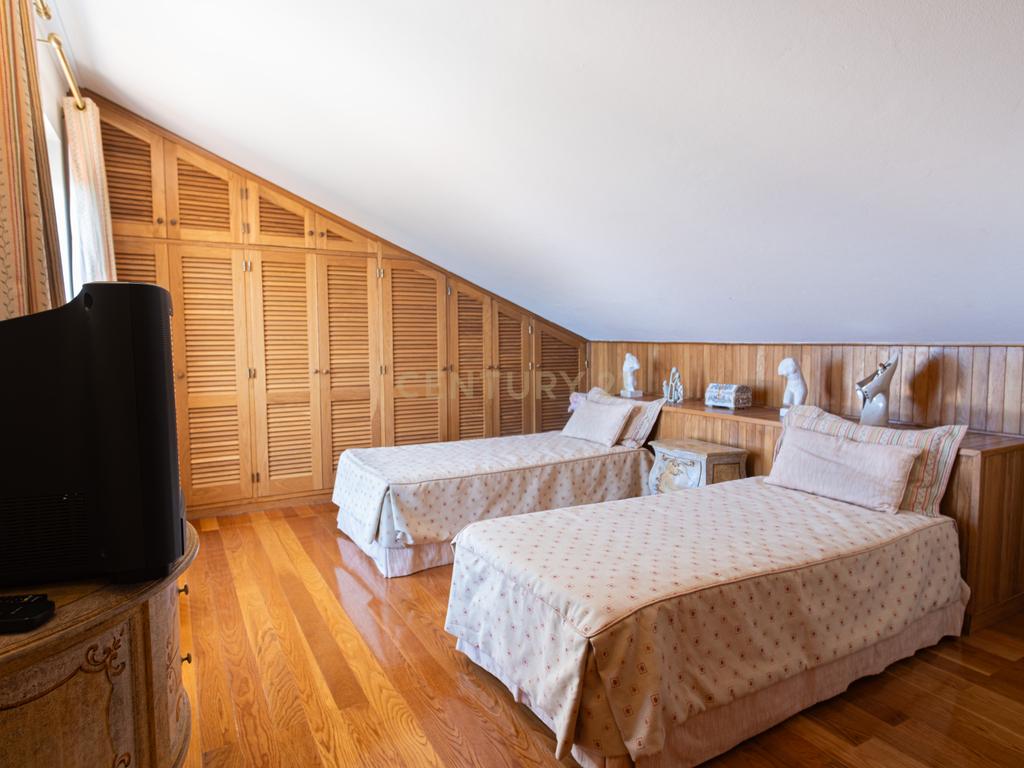 Moradia T5 com Piscina e Jardim em Lagoa, Faro - Image 37