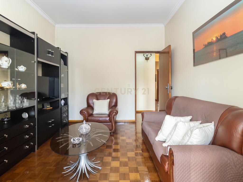 Apartamento T3 em Amora, Seixal - Image 4