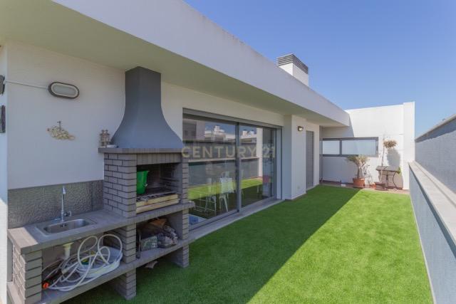 Luxuoso apartamento T3 duplex com Vista Panorâmica em Quinta de Santa Teresa, Charneca de caparica - Image 36