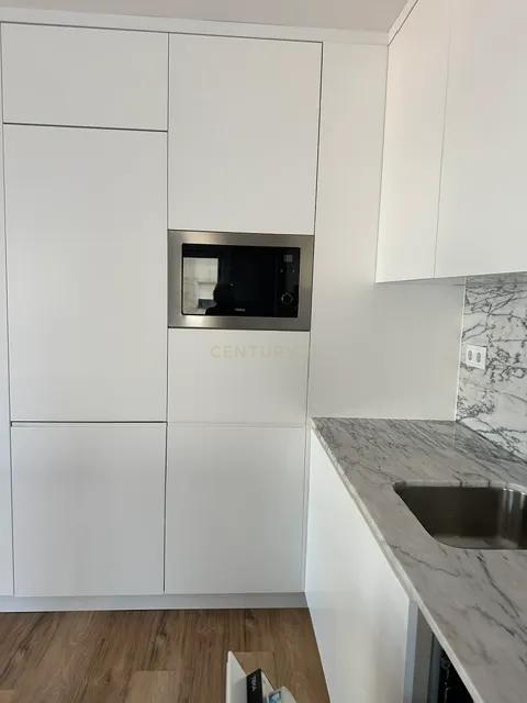 T3 Novo com Garagem para Arrendamento no Centro do Porto - Image 27