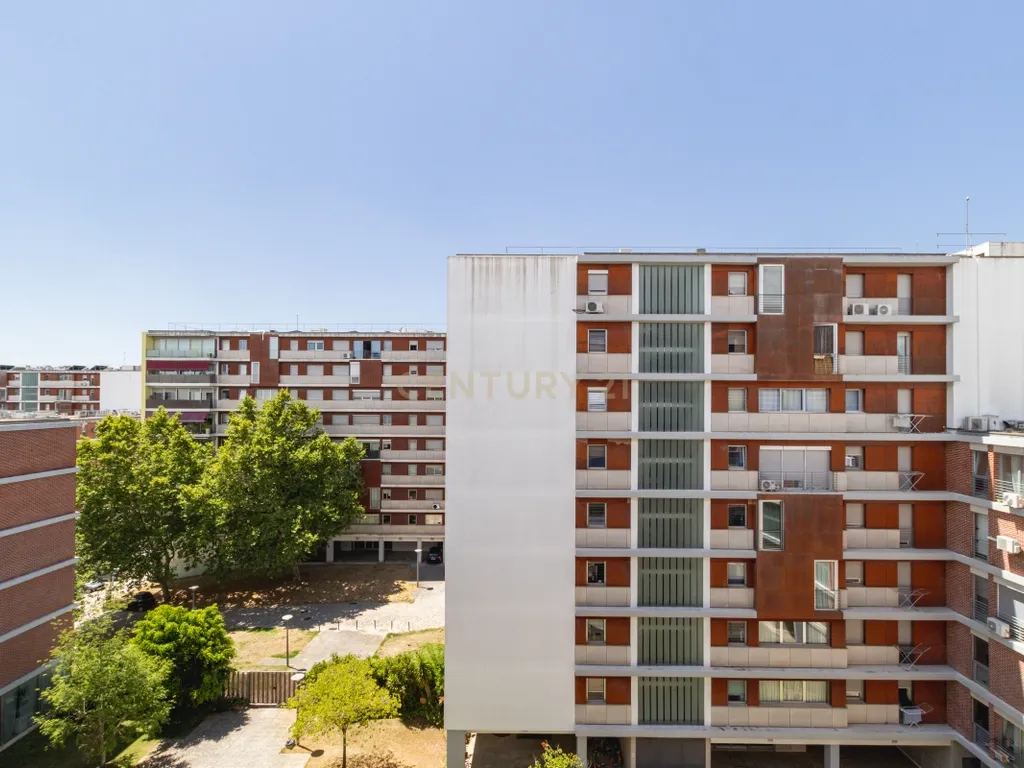 T1 Muito Espaçoso na Alta de Lisboa com Garagem e Arrecadação - Image 20