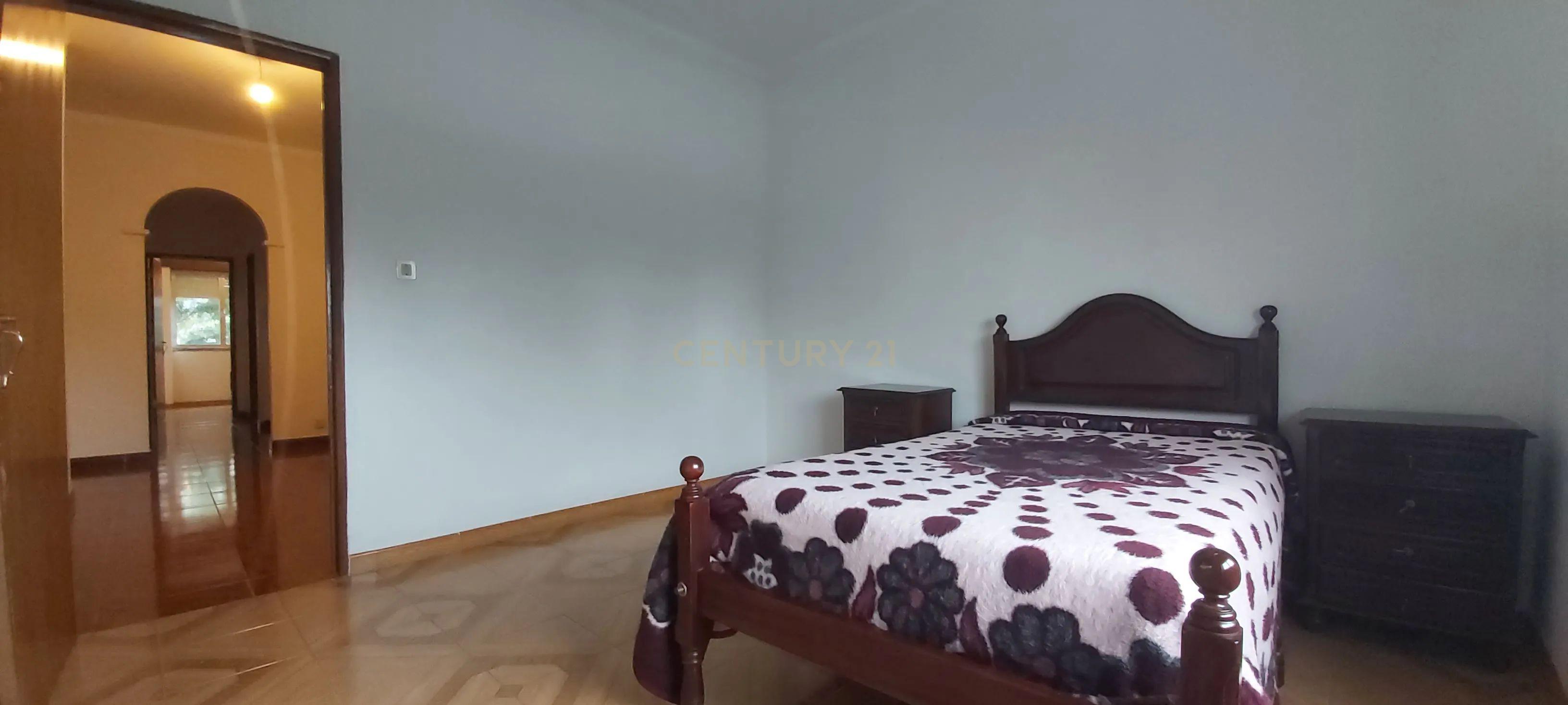 🌞 Apartamento T4 Luminoso com Excelentes Áreas e Garagem– Zona Premium de Beja