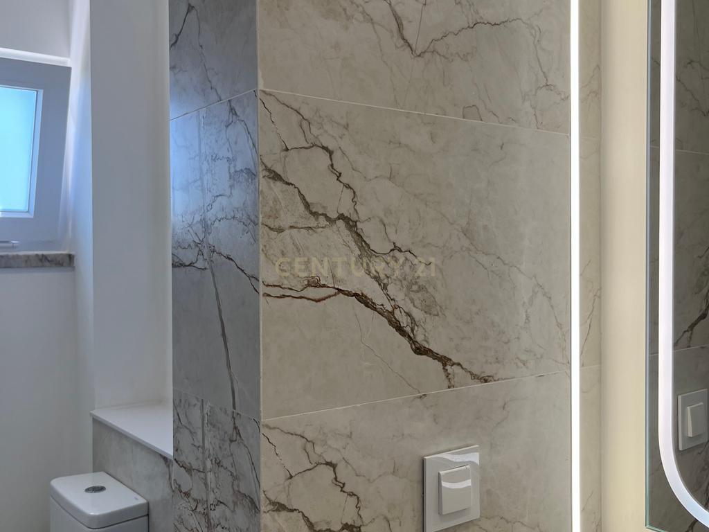 Apartamento T2 totalmente Remodelado. - Image 61