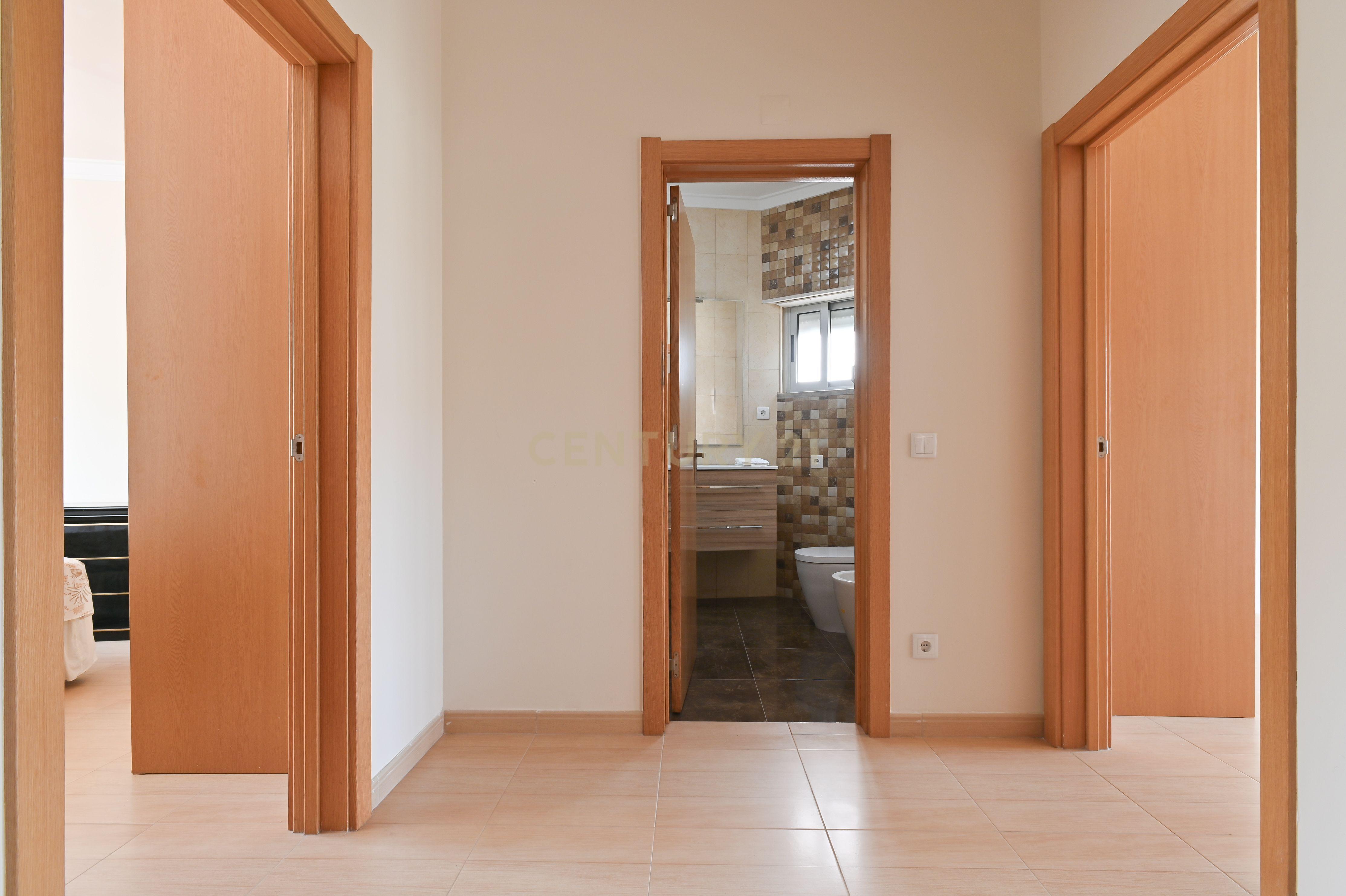 Fotografia 6 de Apartamento T2 para venda em Mem Martins