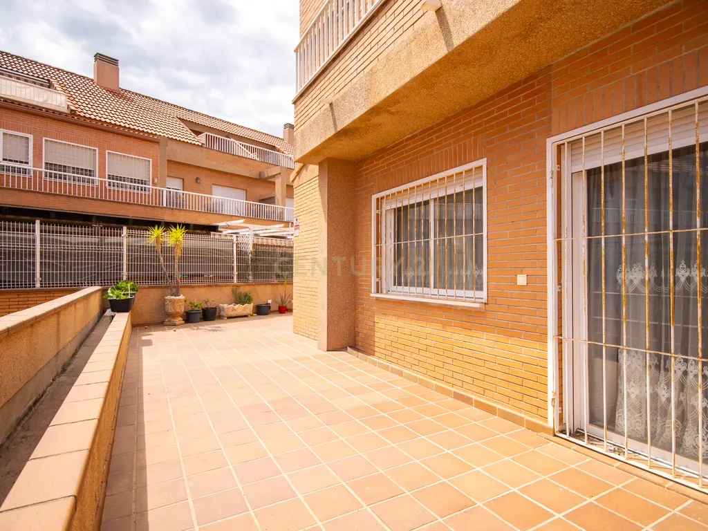 Moradia geminada de esquina em Alicante Golf, espaço, privacidade e qualidade de vida numa das zonas mais exclusivas de Alicante - Image 32
