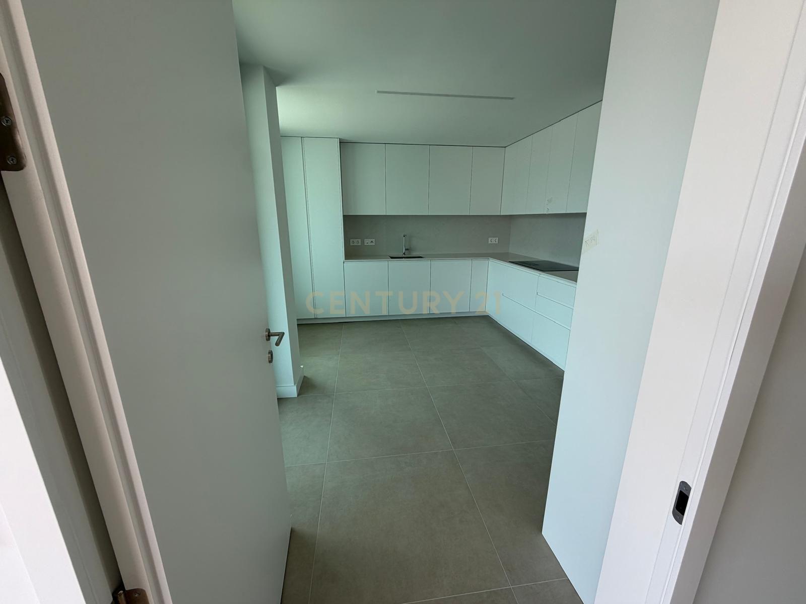 Fotografia 4 de T3 Novo com Vista Rio | Cedência | 2 Estacionamentos | Vila Rio