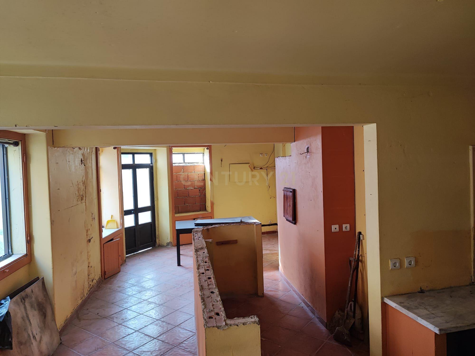 PRÉDIO NO CENTRO HISTÓRICO DE PENICHE – OPORTUNIDADE ÚNICA! - Image 6