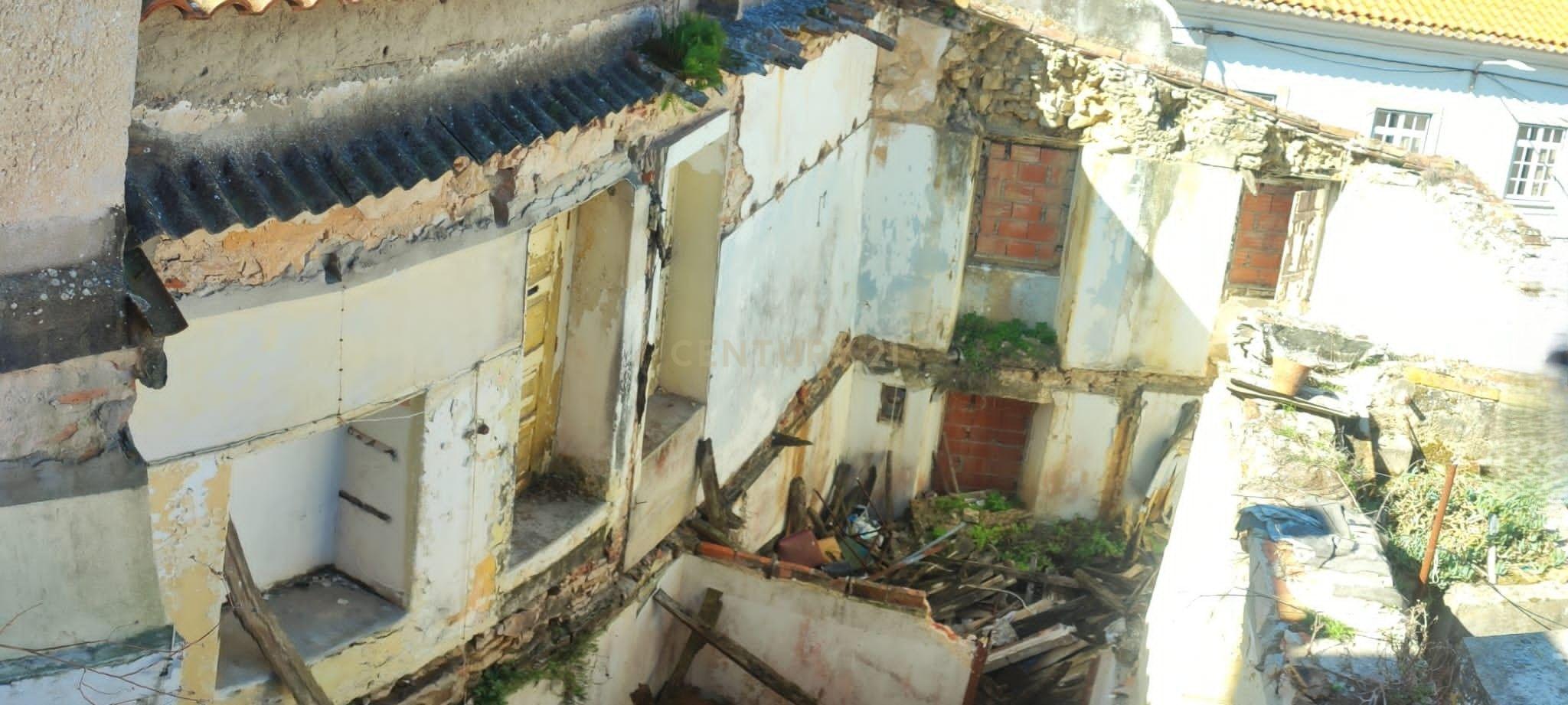 PRÉDIO NO CENTRO HISTÓRICO DE PENICHE – OPORTUNIDADE ÚNICA! - Image 7