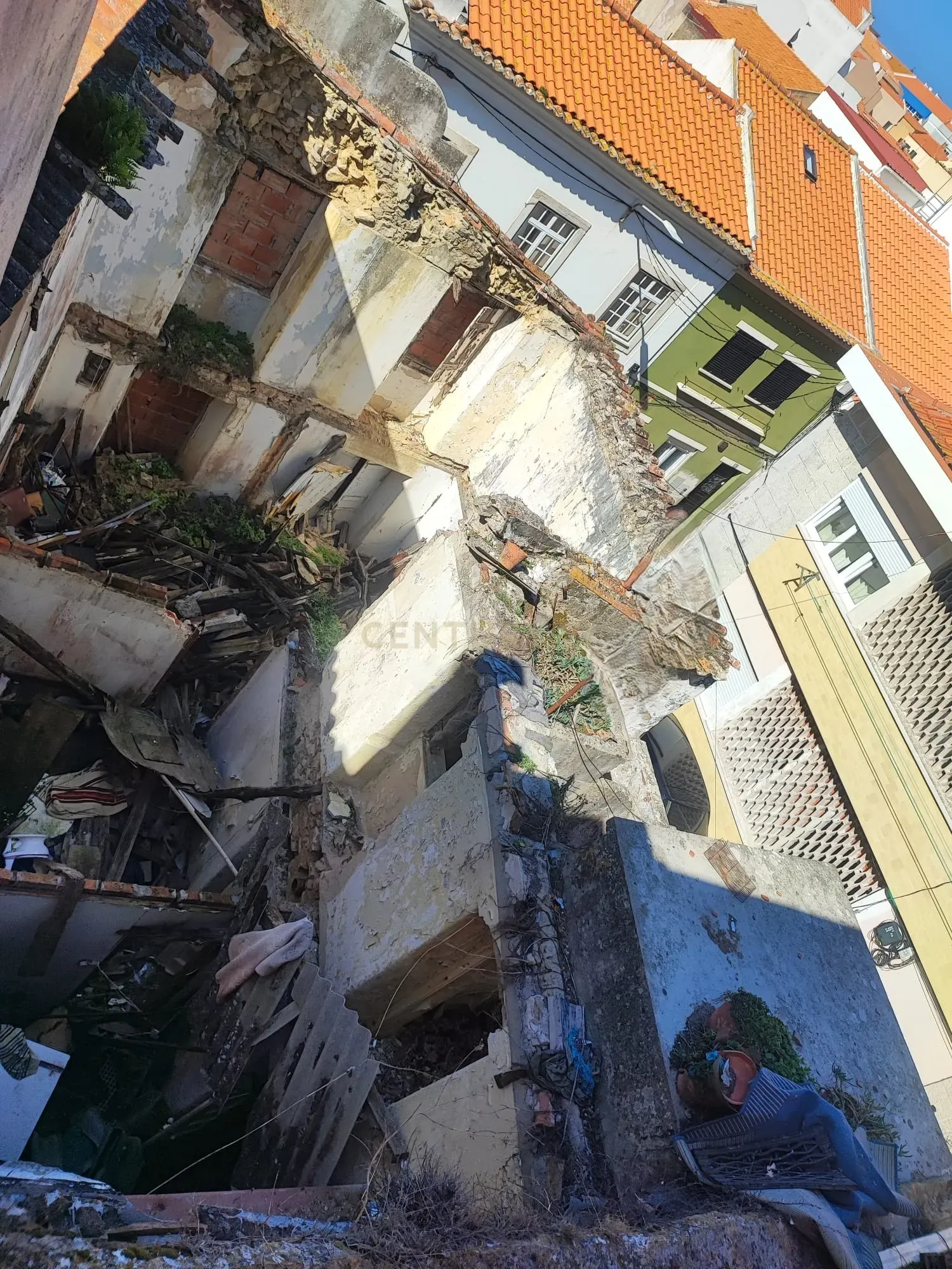 PRÉDIO NO CENTRO HISTÓRICO DE PENICHE – OPORTUNIDADE ÚNICA! - Image 8