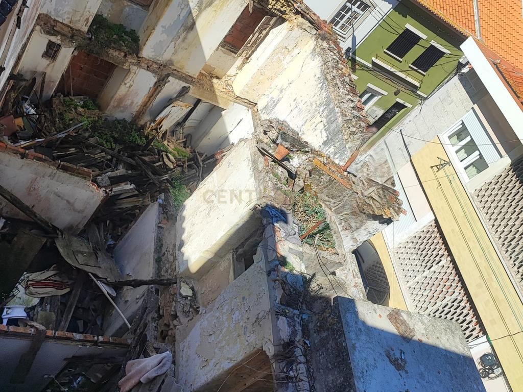 PRÉDIO NO CENTRO HISTÓRICO DE PENICHE – OPORTUNIDADE ÚNICA! - Image 8