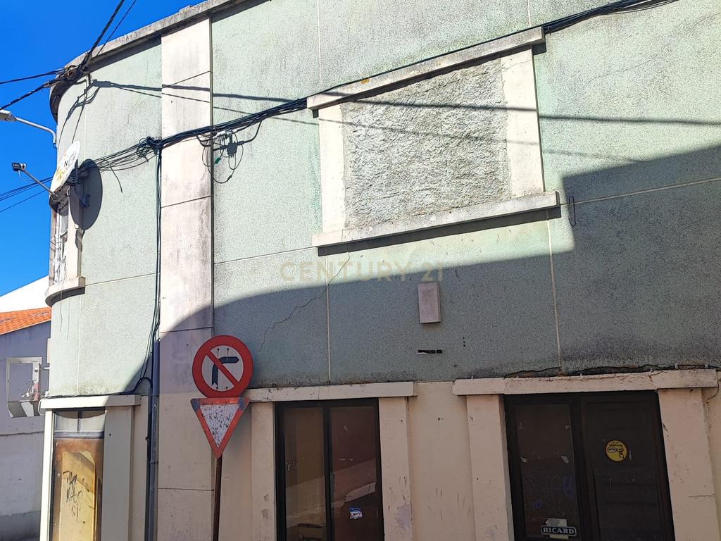 PRÉDIO NO CENTRO HISTÓRICO DE PENICHE – OPORTUNIDADE ÚNICA! - Image 3