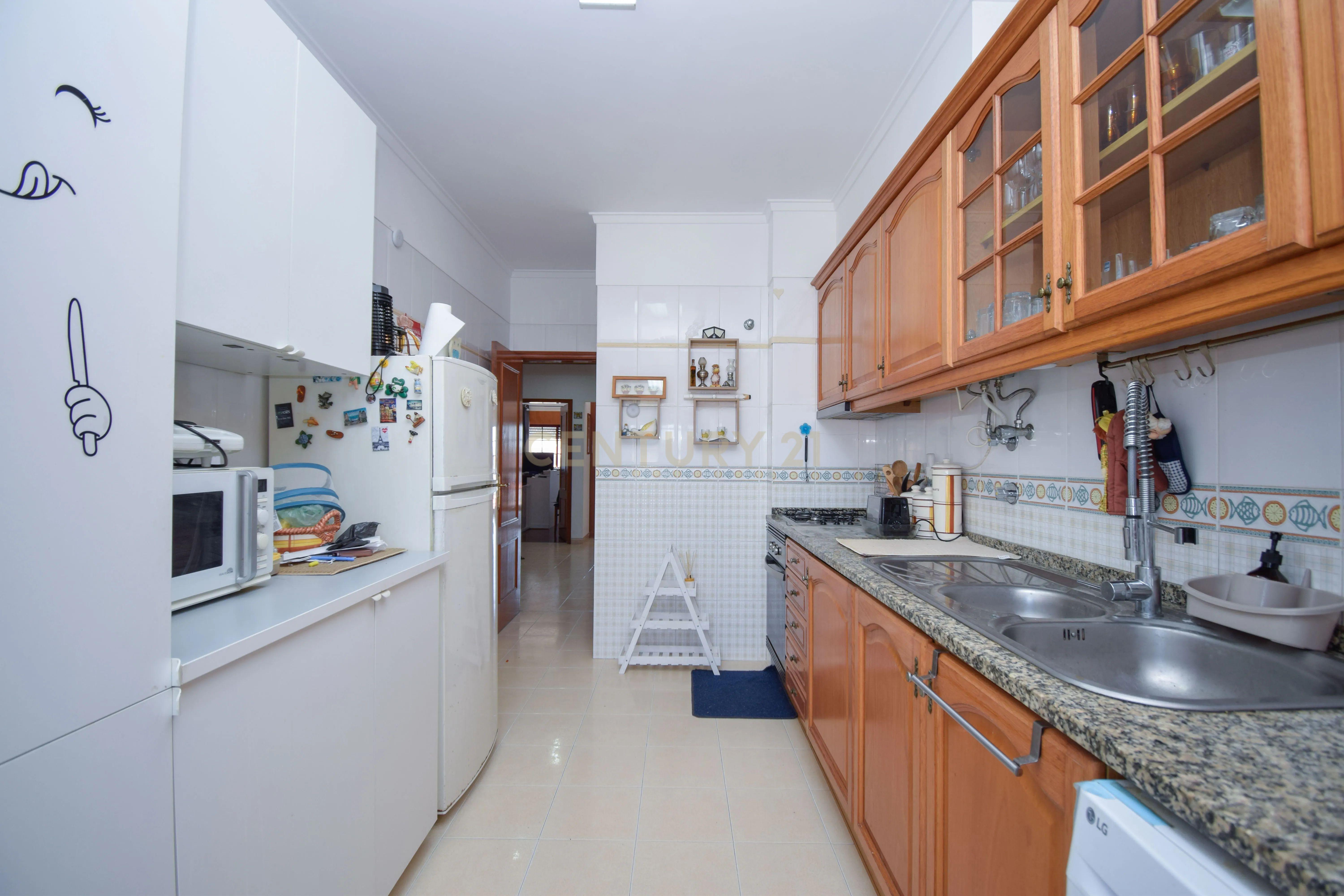 Fotografia 12 de Apartamento T3, com 107 m² de área útil, estúdio musical com 40 m² e garagem fechada , varanda e arrecadação