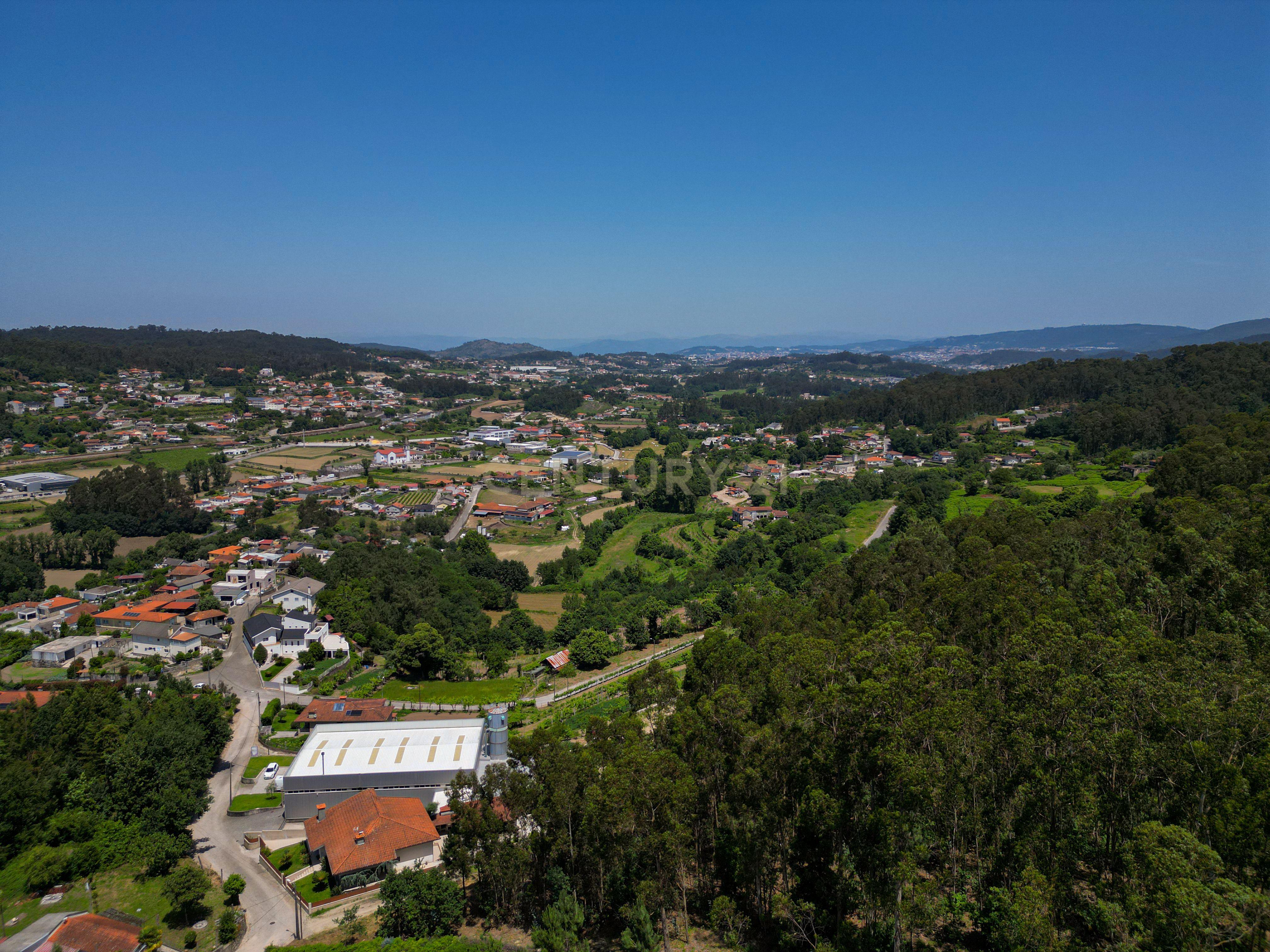 Fotografia 9 de Terreno Urbano com Projeto Aprovado | 569 m² | Arentim e Cunha, Braga