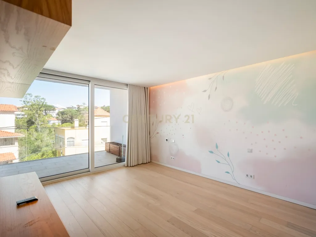 Apartamento T4 com Vista Mar em Condomínio Privado – Monte Estoril - Image 22