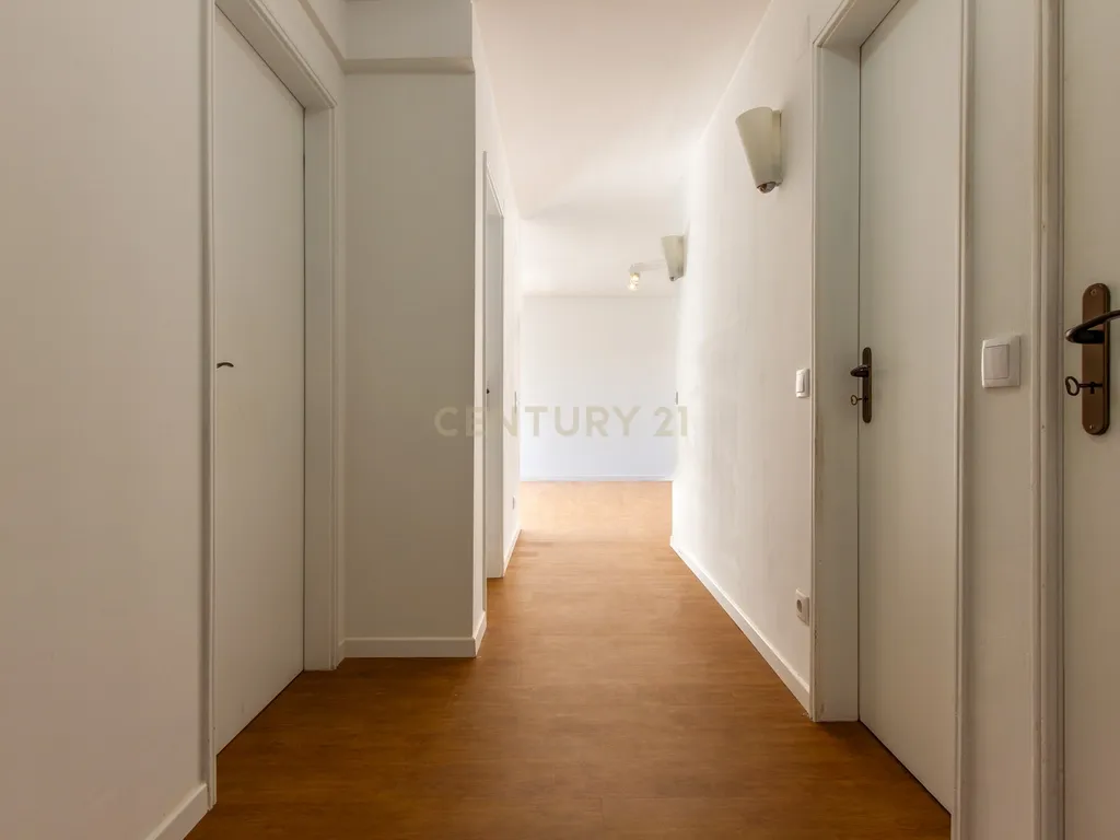 Apartamento T3, Lisboa, com um lugar de parqueamento e arrecadação. Oportunidade Única! - Image 13