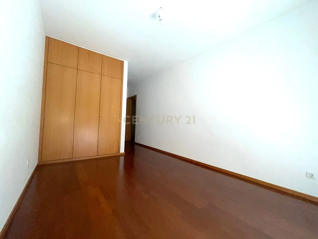 T2 no Empreendimento da Quinta da Seara - Image 8