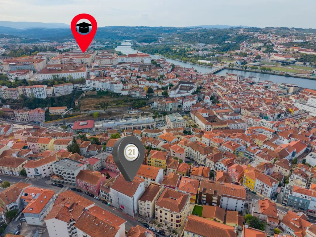 Apartamento T3 na Rua Doutor António José de Almeida 28, Coimbra, Portugal - Image 1