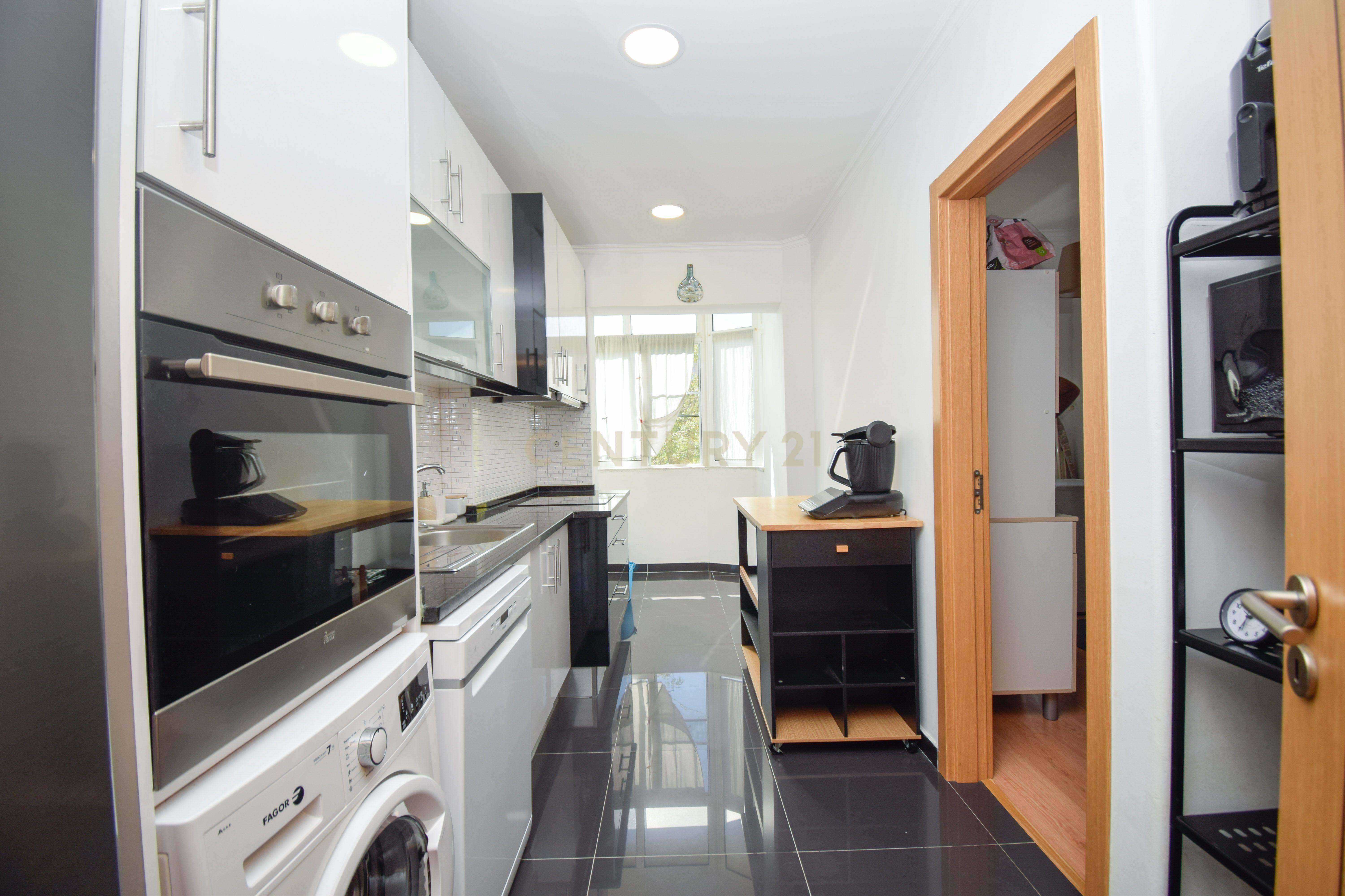 Apartamento T3 à venda em Venteira, Amadora — foto 2