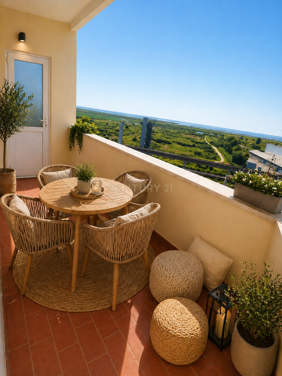 Fotografia 11 de T2+1 Totalmente Remodelado com Varanda e Vista Desafogada | Forte da Casa