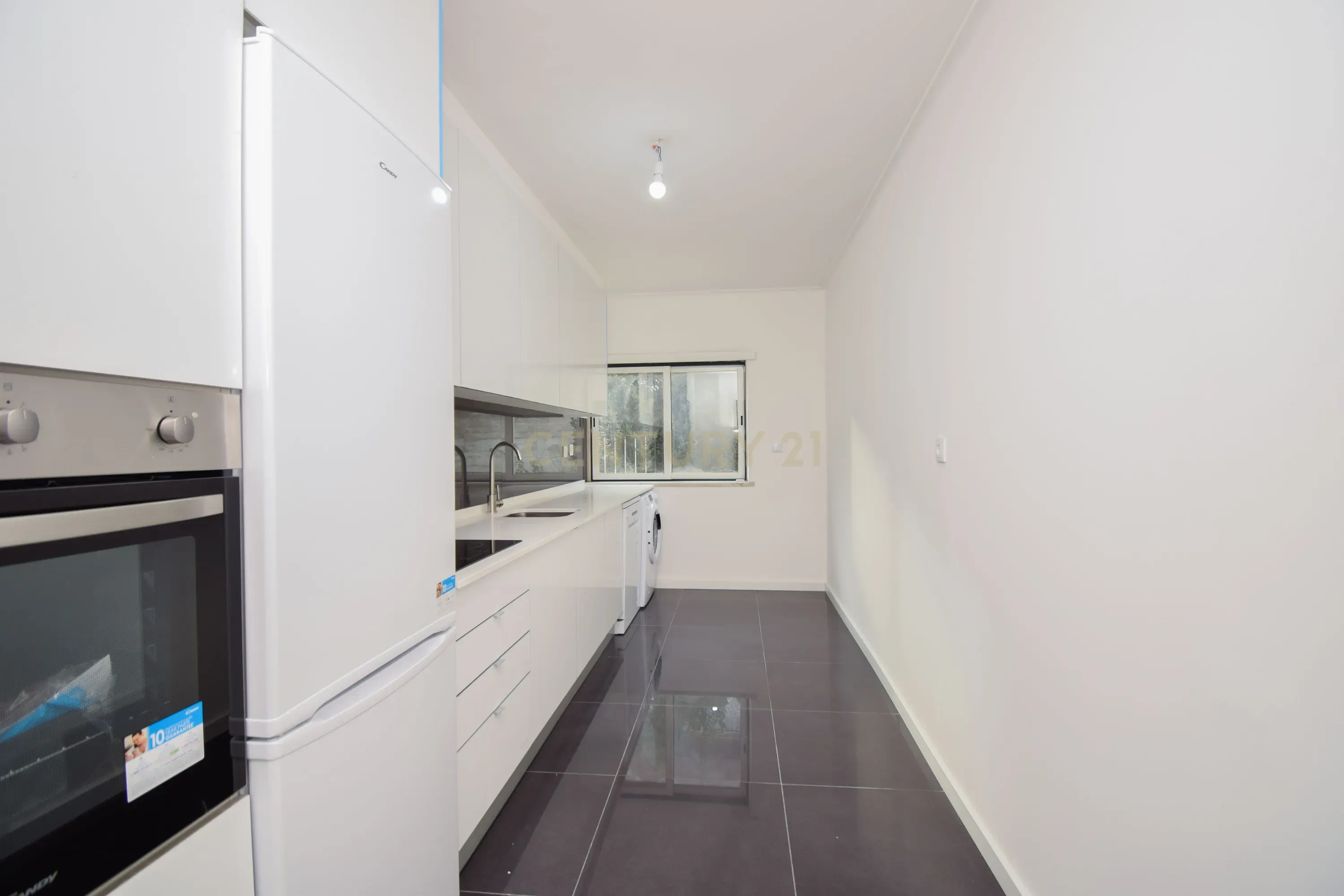 Apartamento T3 Totalmente Remodelado – Chapim, Quinta Nova - Image 2