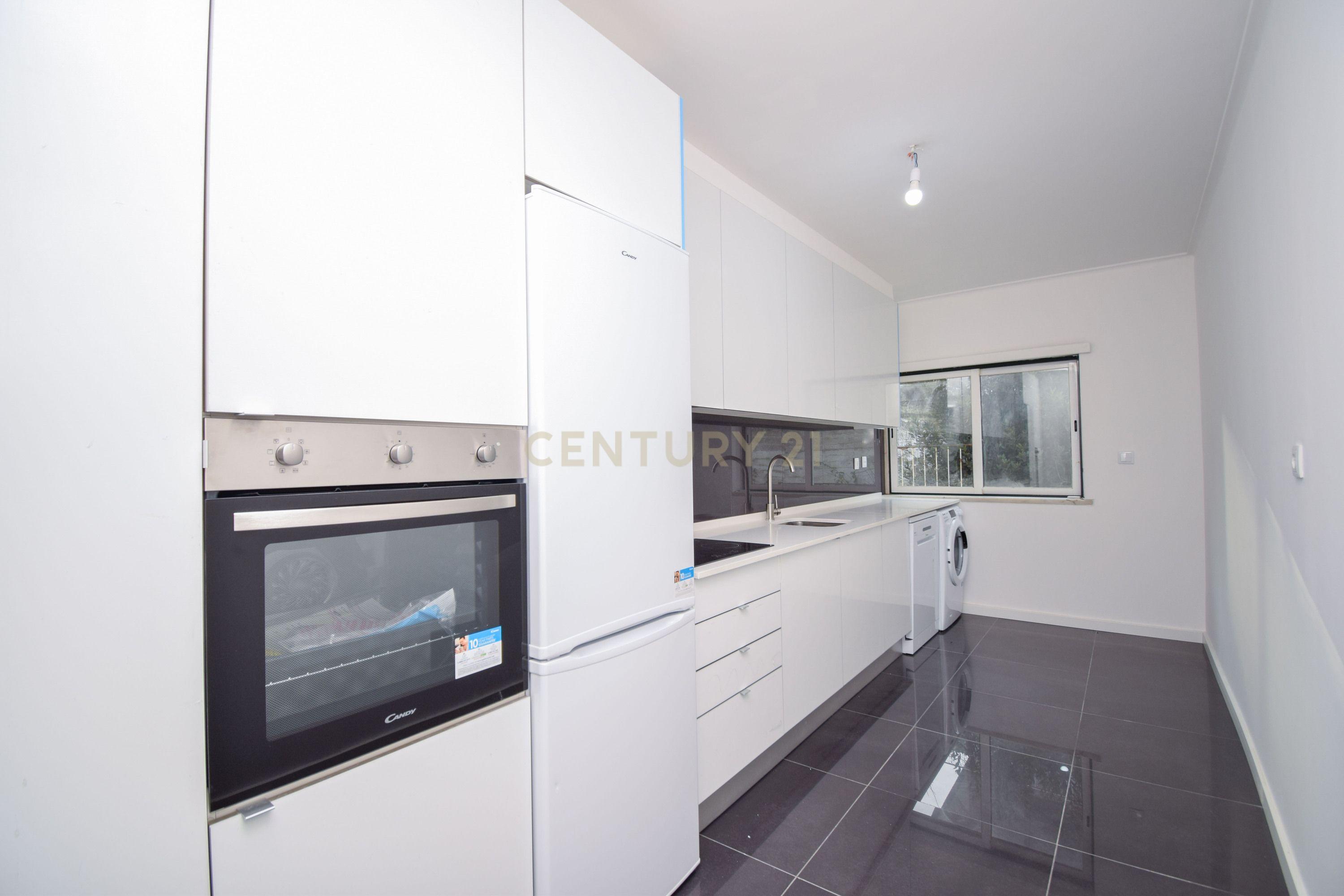 Apartamento T3 Totalmente Remodelado – Chapim, Quinta Nova - Image 4