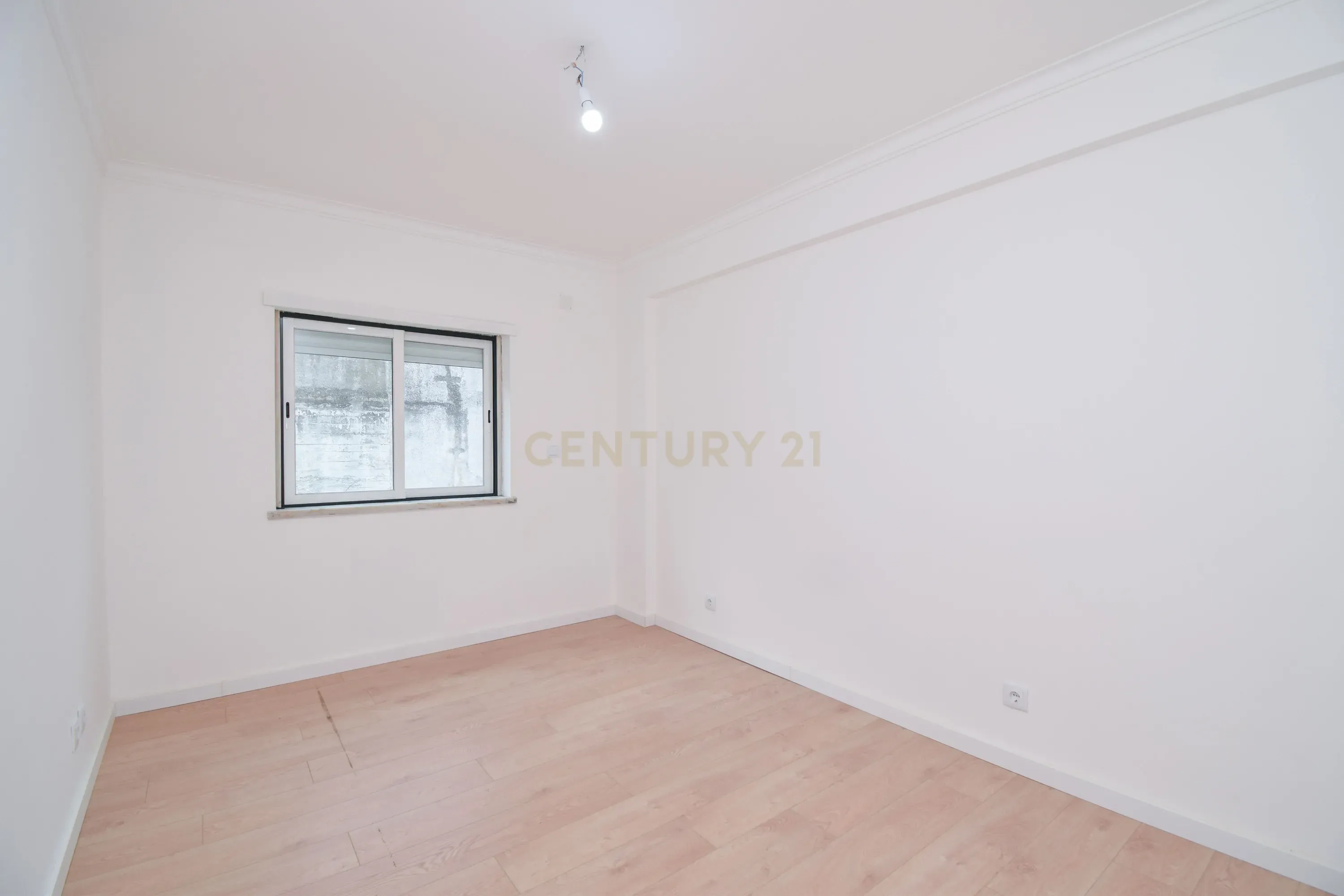 Apartamento T3 Totalmente Remodelado – Chapim, Quinta Nova - Image 15