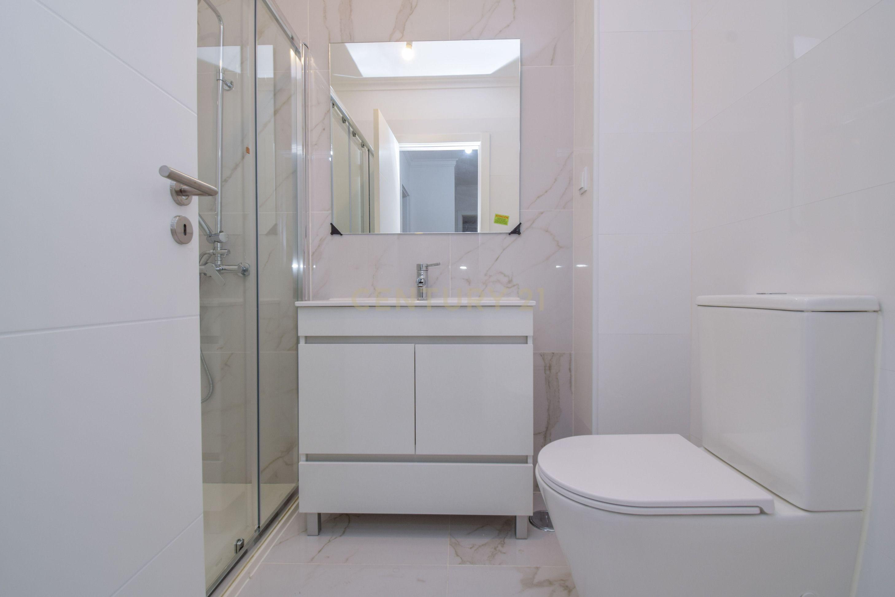 Apartamento T3 Totalmente Remodelado – Chapim, Quinta Nova - Image 8
