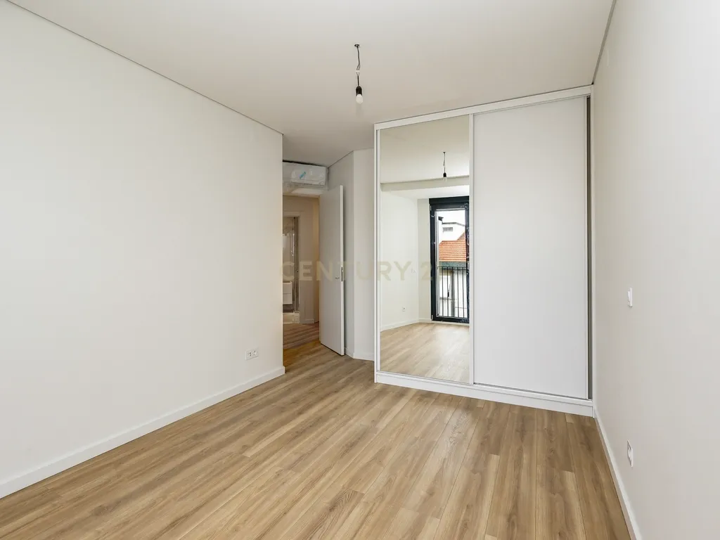 Viva o privilégio do Tejo: T3 Duplex exclusivo no coração de Santa Iria de Azóia! - Image 17