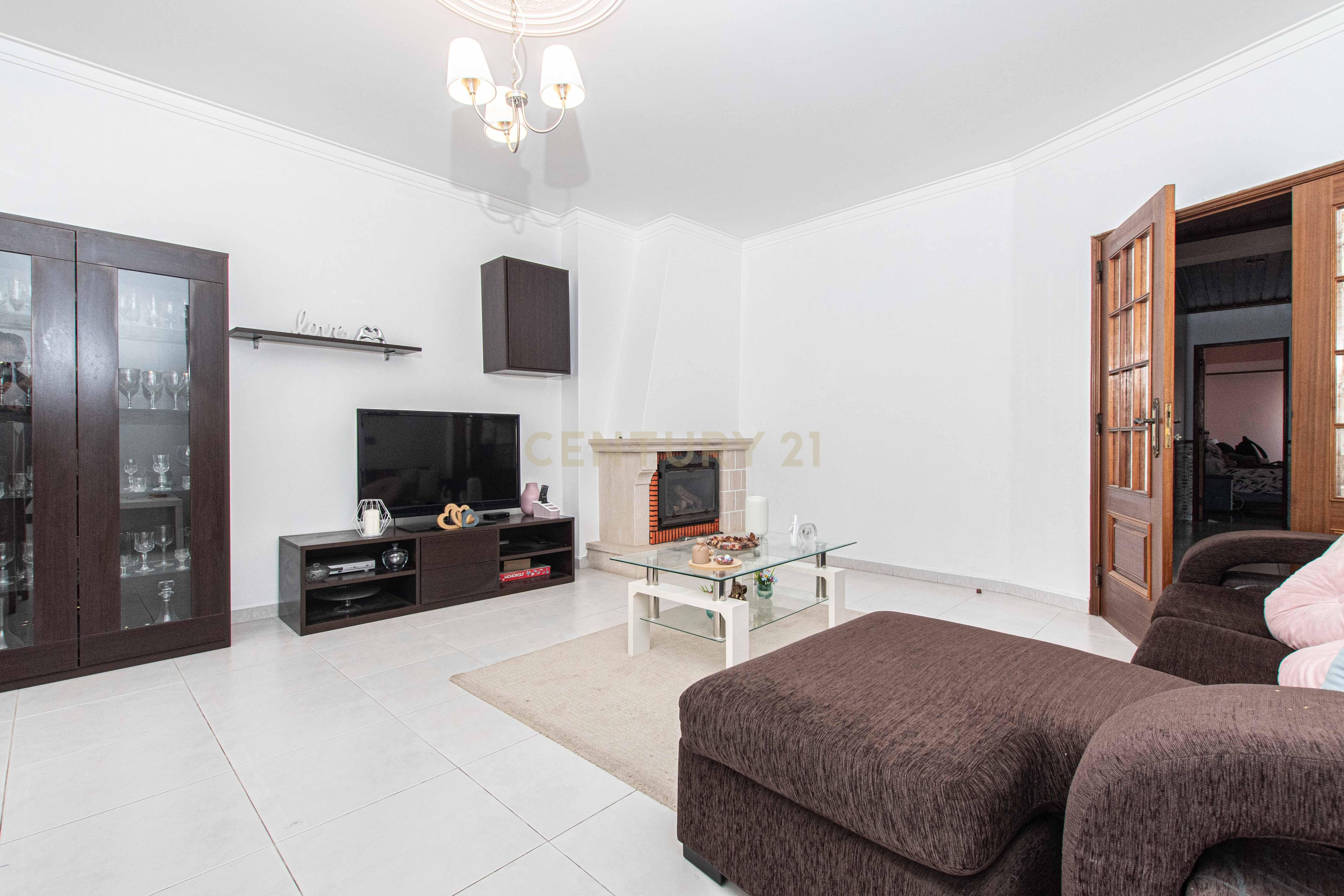 Fotografia 4 de Apartamento T3 com Excelente Luminosidade | 110 m² | 2 WC | Elevador | Agualva-Cacém