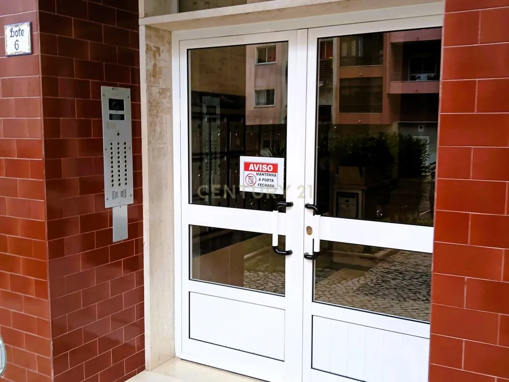 Apartamento T2 em Queluz - Image 19
