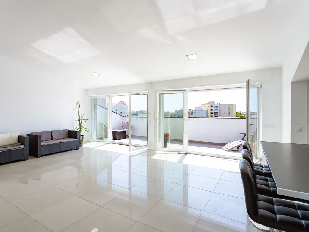 Penthouse T3 com vista mar e serra - Cascais - Image 35