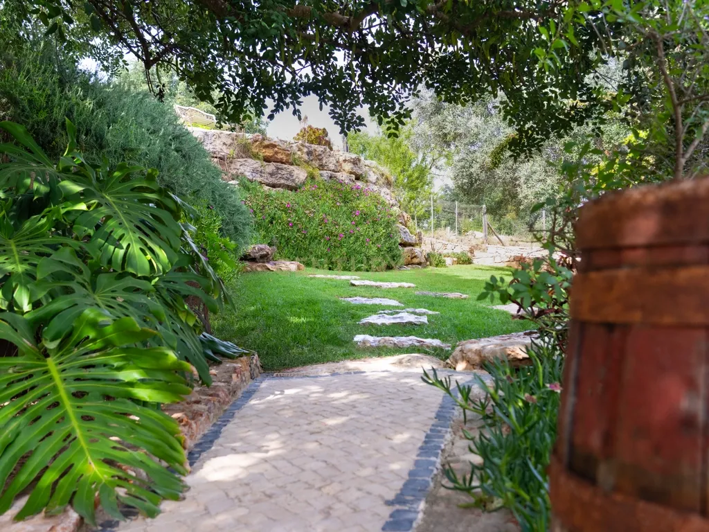 Propriedade com três habitações, piscina aquecida e sauna, num terreno de 10.000 m² - Image 139
