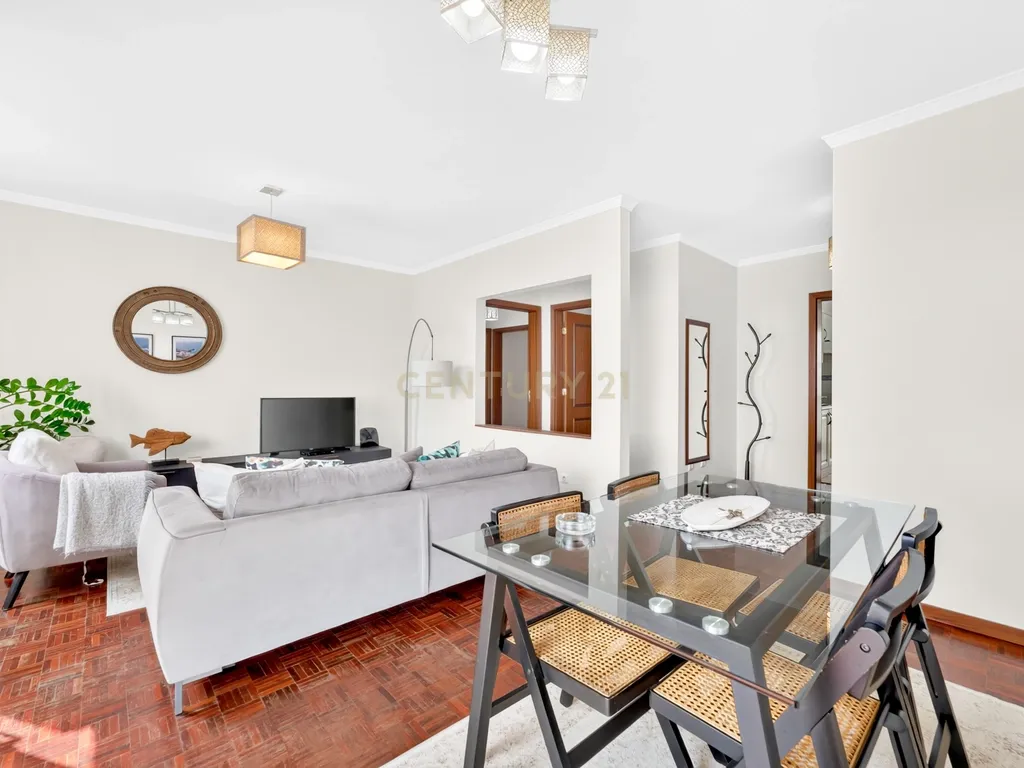 Apartamento T3 em Câmara de Lobos - Vista Mar Definitiva - Image 11