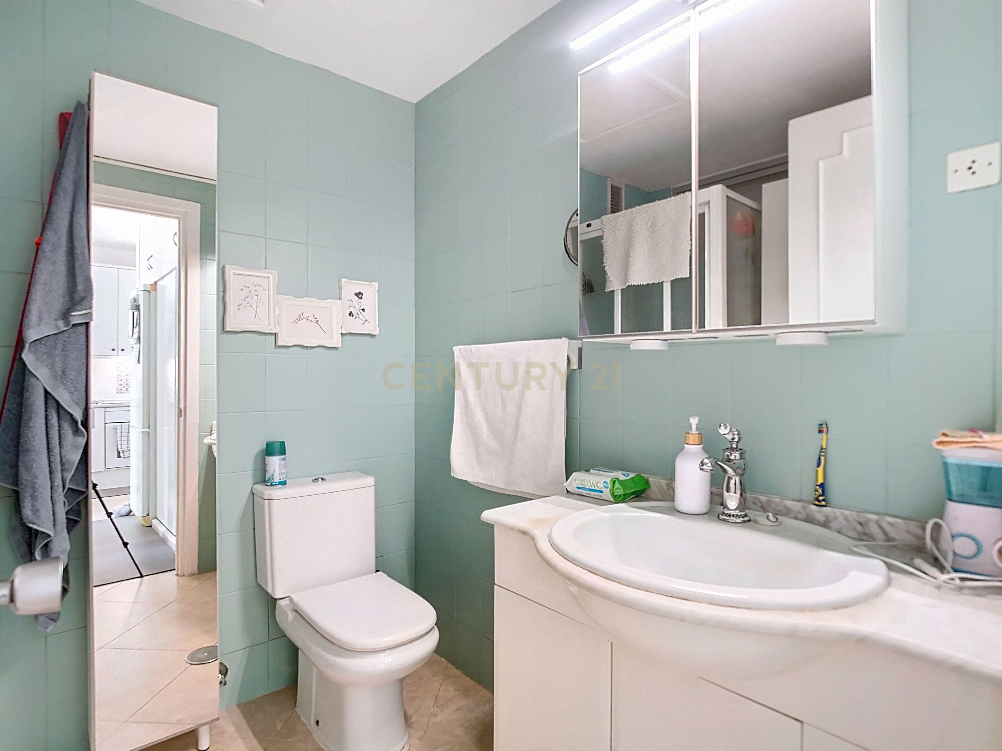 Apartamento Renovado com Vista Panorâmica em Málaga - Image 5