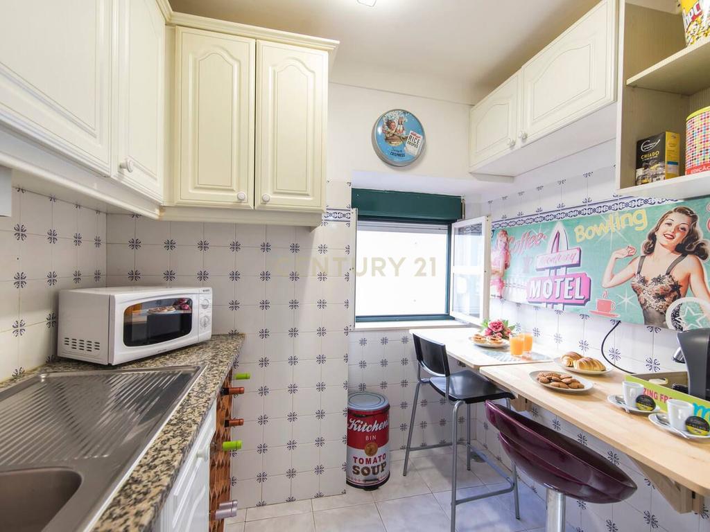 Apartamento T1 - Rua São Sebastião da Pedreira   - Image 20
