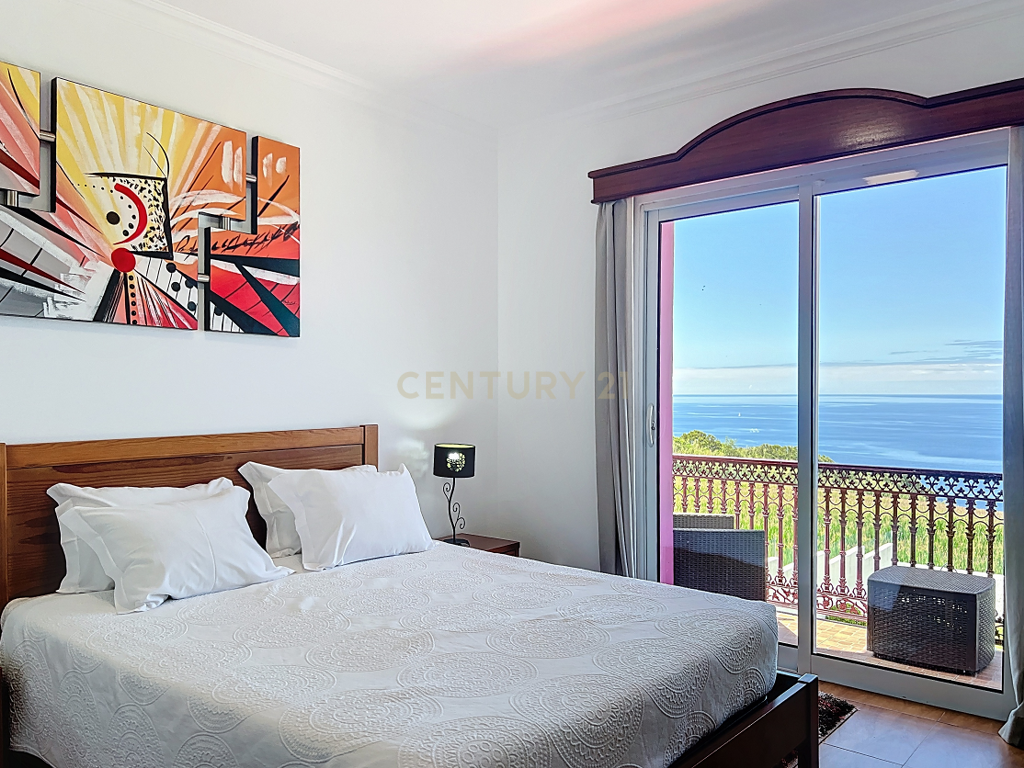 🏡 Moradia Única com Vista Mar — 3 Apartamentos | AL em Funcionamento | Feteiras, Ponta Delgada - Image 10