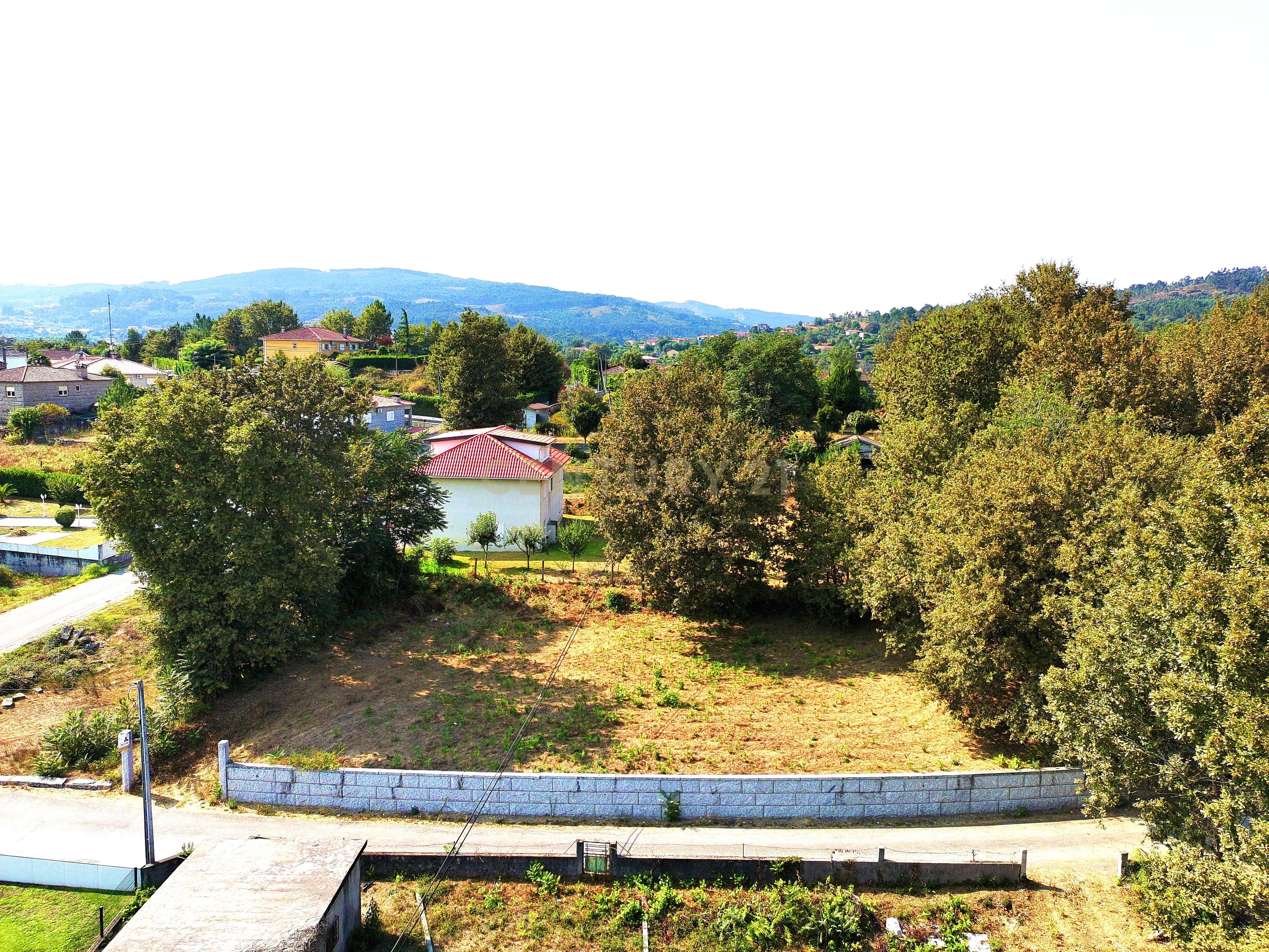Land for sale in Póvoa de Lanhoso, Portugal — €59,900