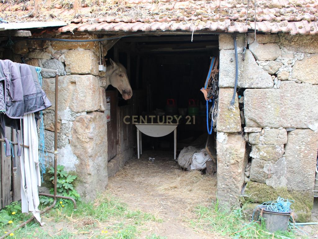 Moradia para restauro - oportunidade de investimento Paços de Ferreira, Figueiró - Image 18