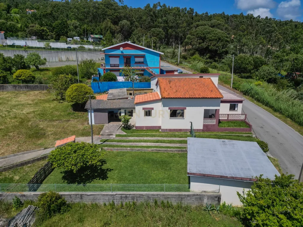 Moradia T4 com Vista Mar e Cidade - Image 12