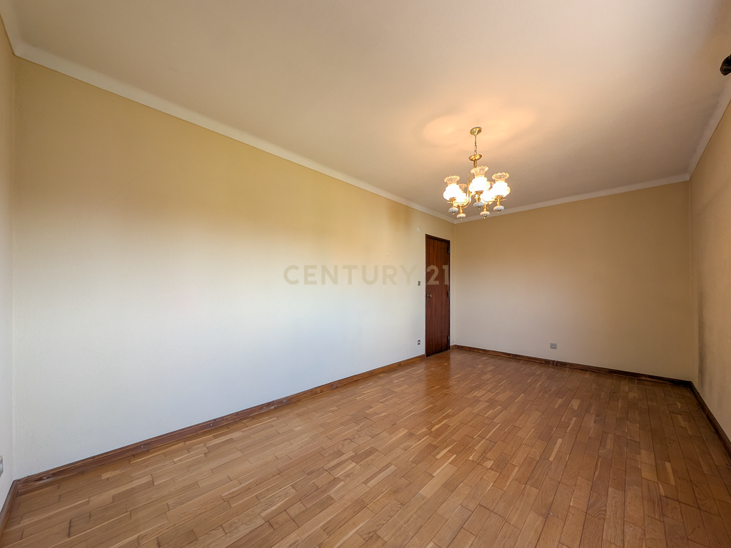 Pinhal Palmeira - Moradia Bifamiliar + Moradia T2 com Armazém em Terreno de 1.010 m² - Image 59
