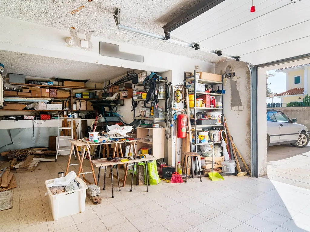 Moradia T3 em Porto Salvo | 213 m² | Garagem | Pátio e Jardim - Image 46