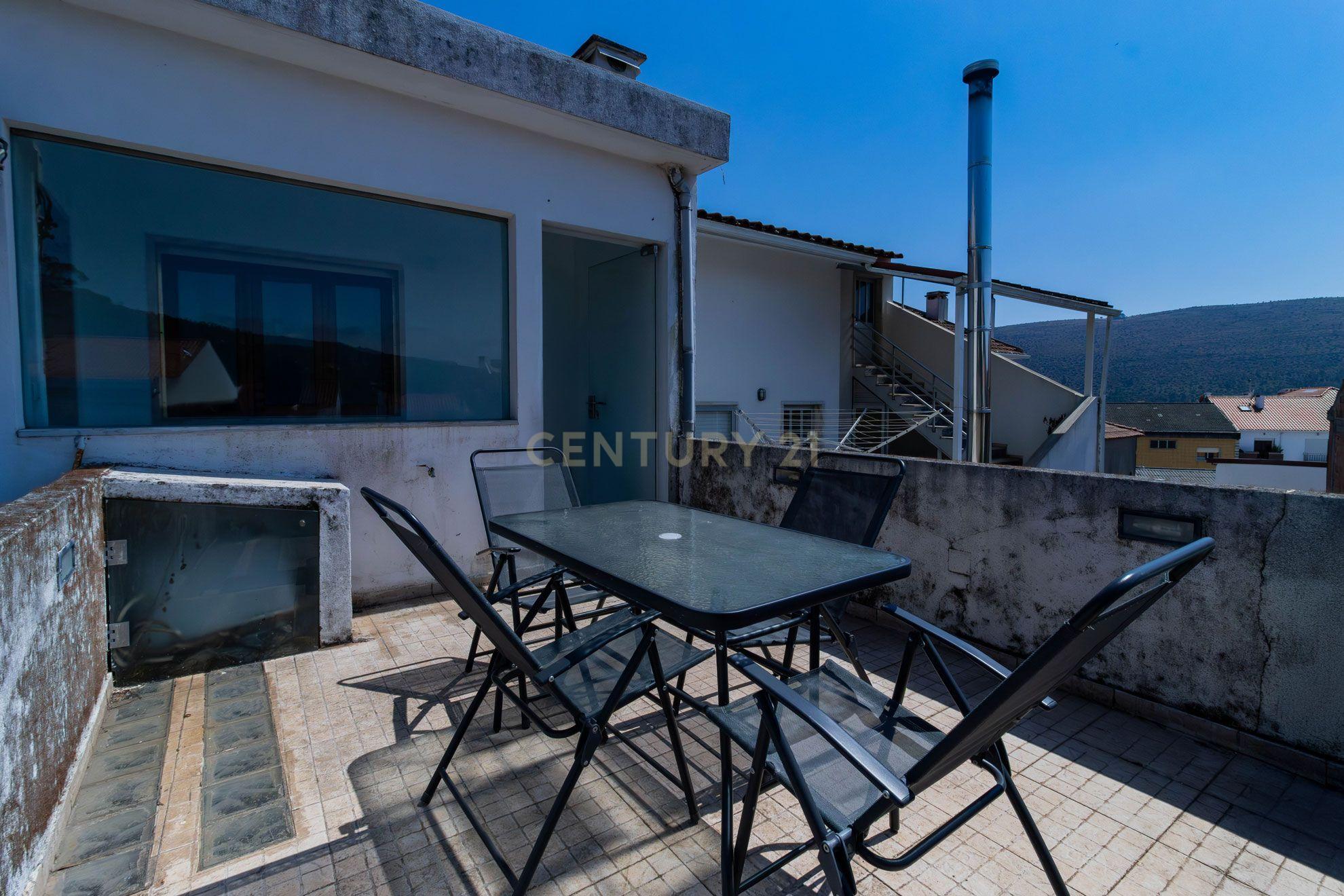 Fotografia 12 de Apartamento T3 com Terraço e Vista Serra em Mira de Aire