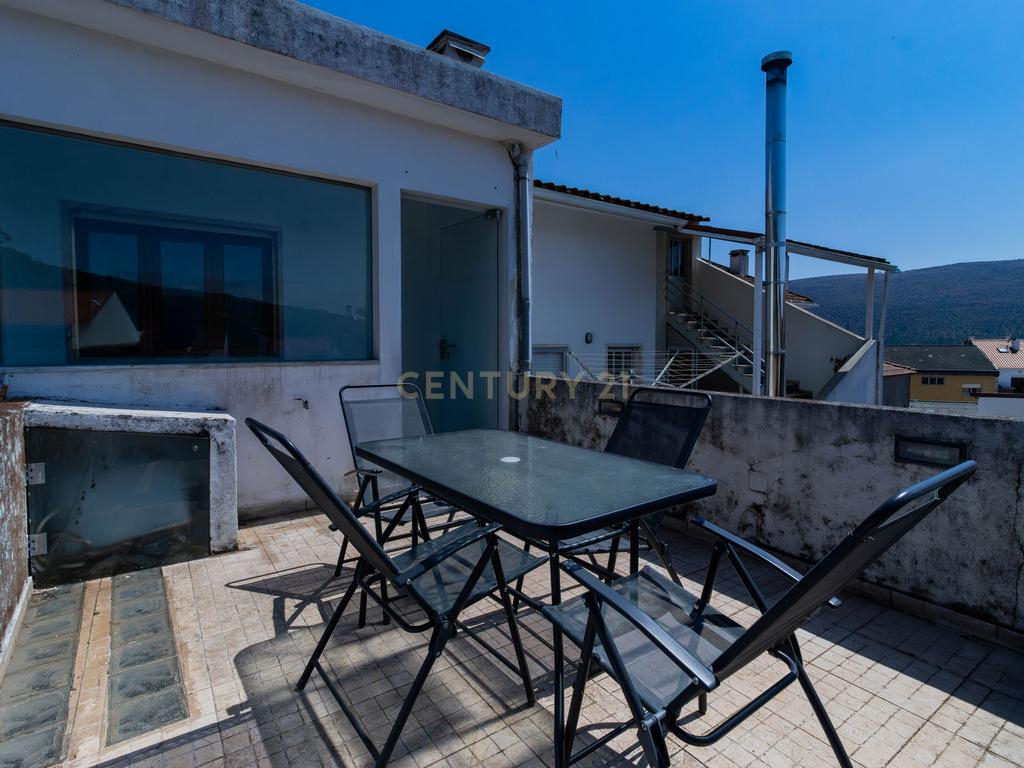 Apartamento T3 com Terraço e Vista Serra em Mira de Aire - Image 12