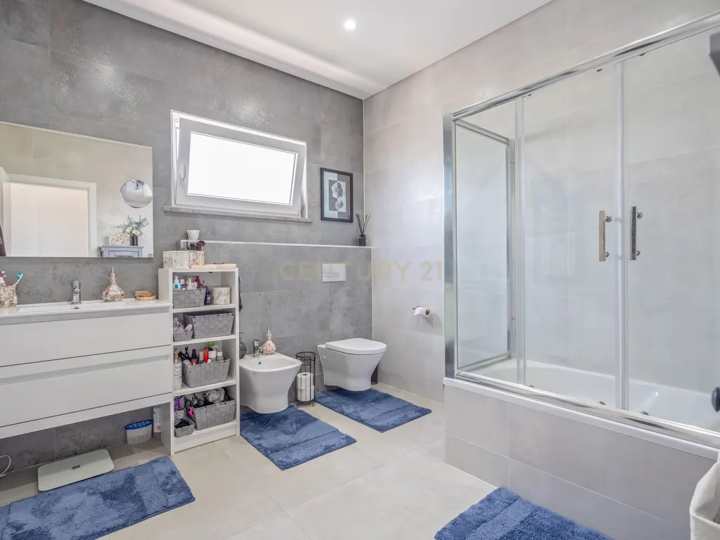 Moradia T3 + 1 Moderna com Piscina e Acabamentos de Luxo – Algoz - Image 21