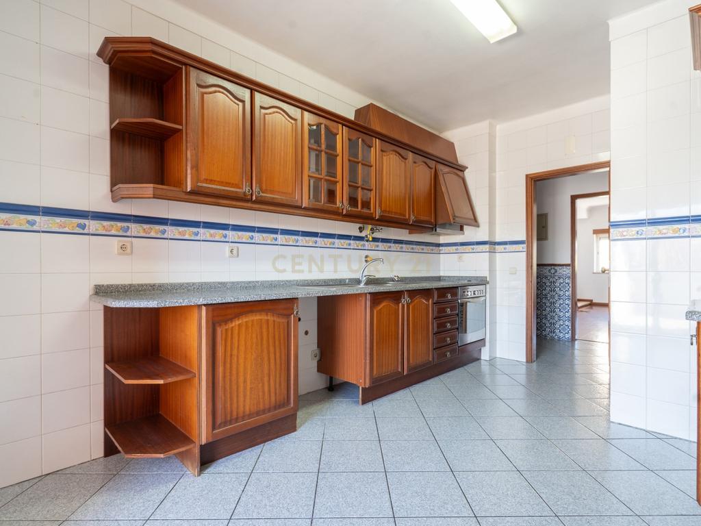 Apartamento T2+1 - C/ terraço - Image 2
