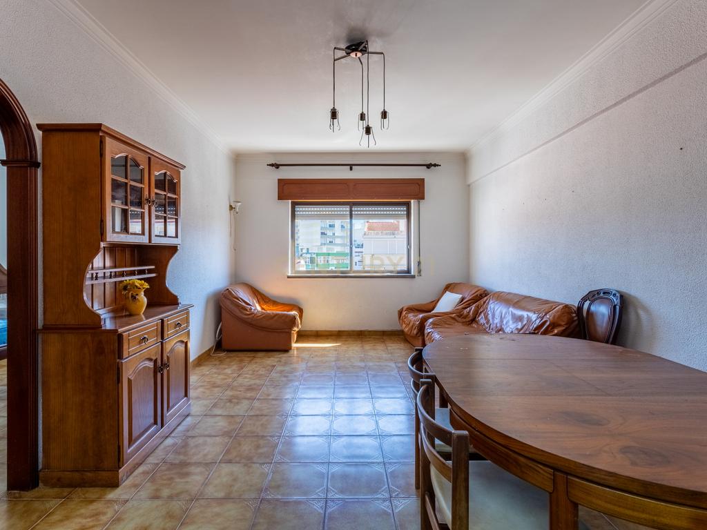 Apartamento T2 com garagem na Costa da Caparica - Image 2